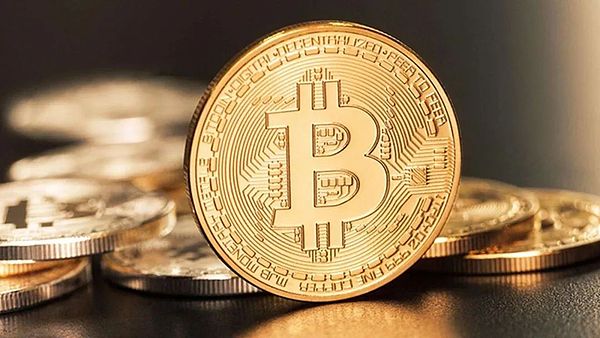 机构大举进军比特币ETF，但散户仍是市场主角