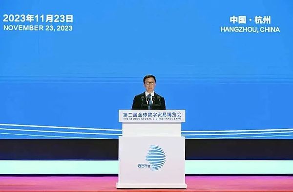 金融科技巨头的新战场：当Coinbase遇上Robinhood