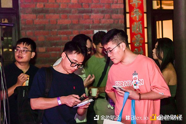 深夜看盘手记：比特币震荡行情中的生存之道